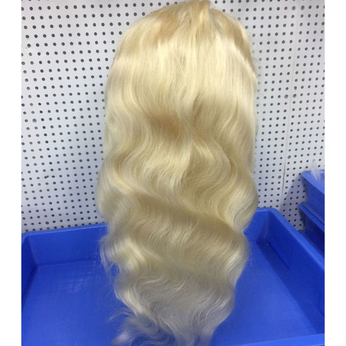 Ligne de cheveux naturelle en dentelle complète Perruques de cheveux humains avec des franges / Extensions de cheveux mouillées et ondulées abc